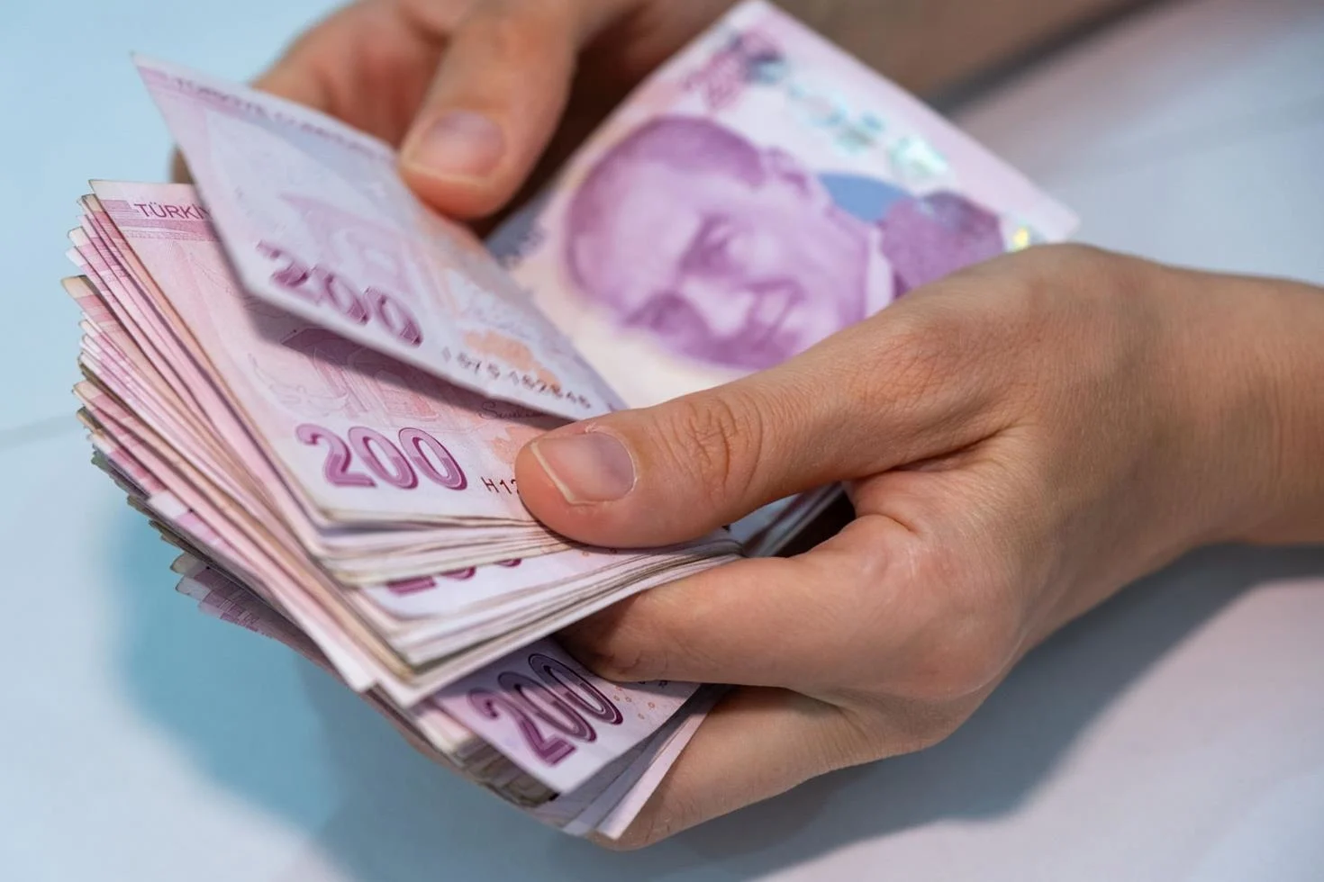 Milyonlarca emekliye müjde! Maaş farkları bu gece hesaplarda