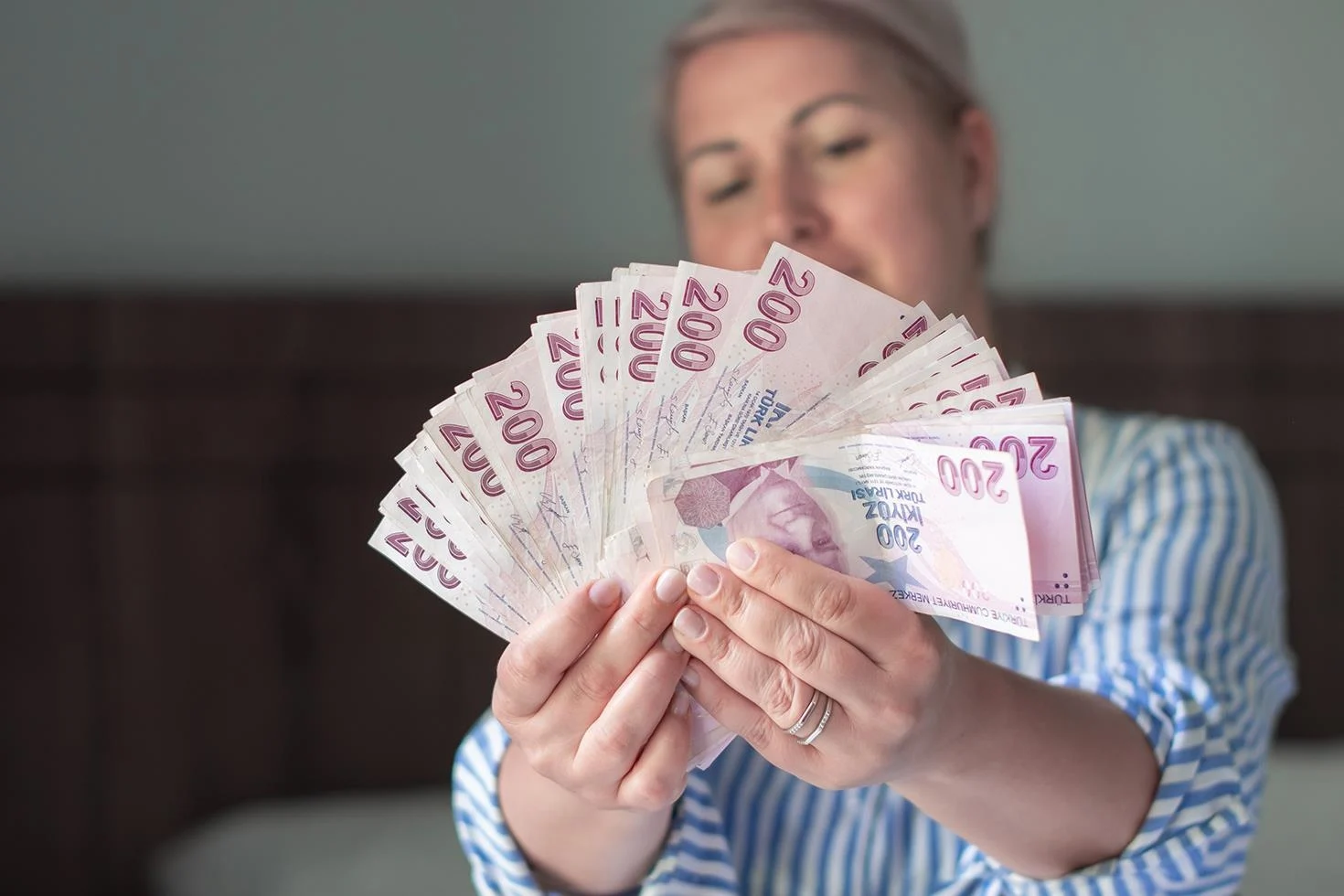 Şehit yakınları ve gaziler için yeni düzenleme! Maaşlar artıyor, haklar genişliyor