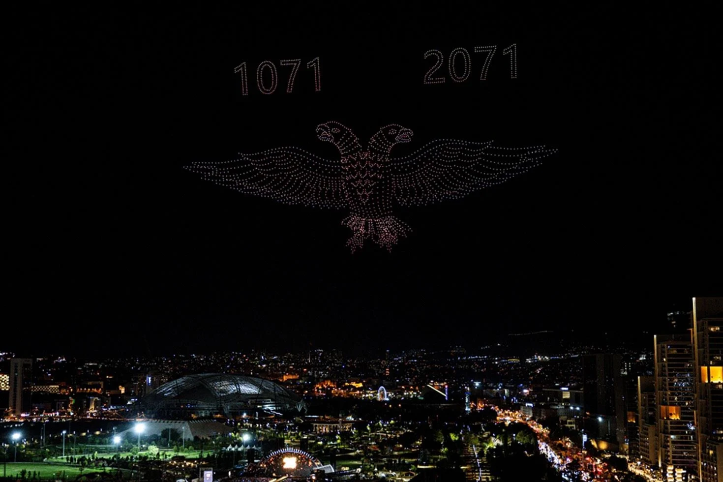 AK Parti’nin 25. yılına özel dron gösterisi