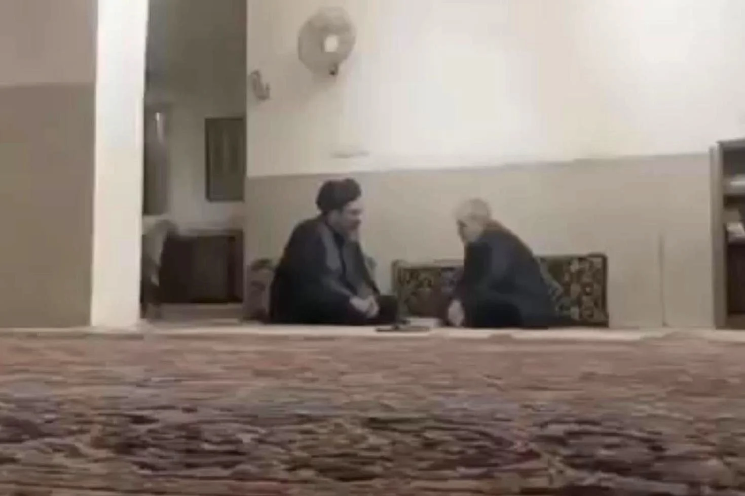 İran Hamaney’in yaşadığını ispatlamaya çalışıyor: Şimdi de video yayınlandı