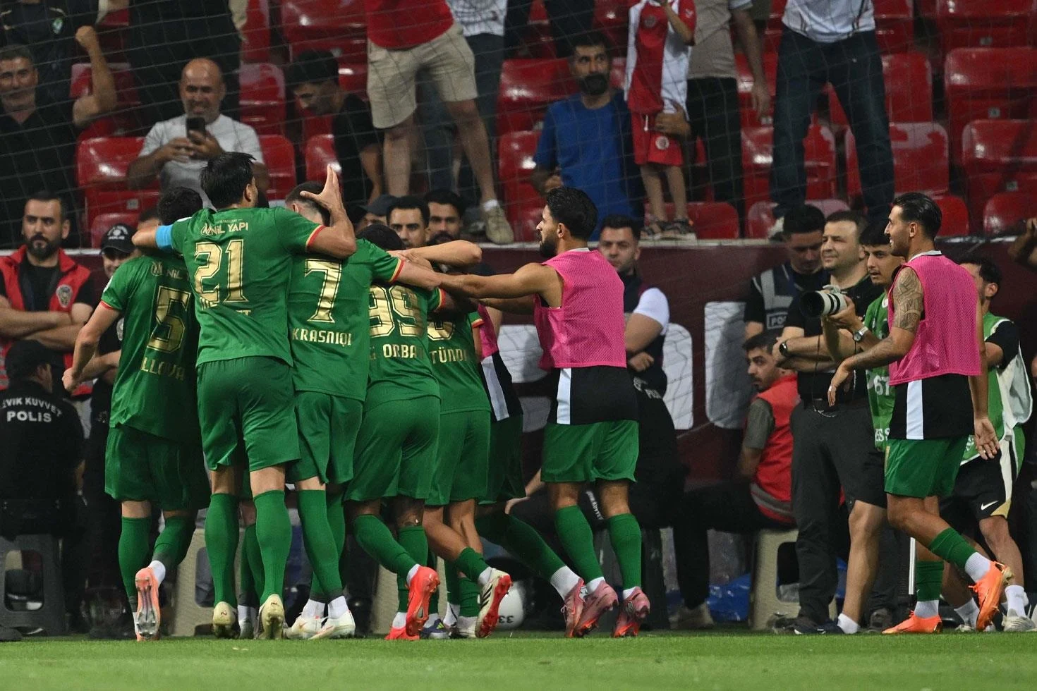 Amedspor’dan müthiş açılış! Erzurumspor’a gol olup yağdılar