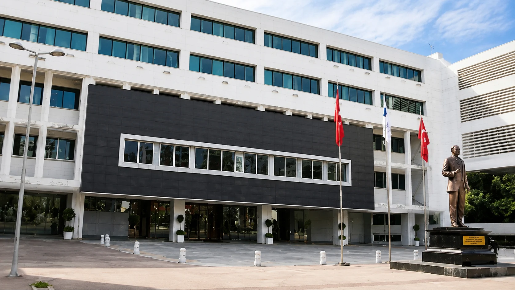 Antalya’da rüşvet soruşturmasında 2 yeni gözaltı