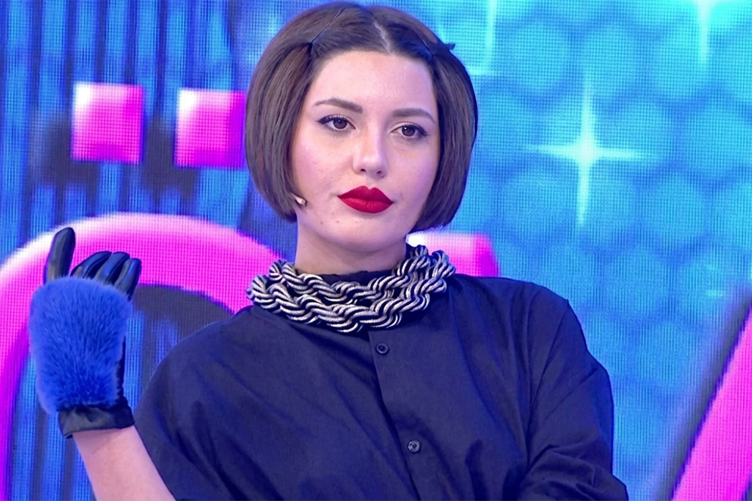 Bahar Candan’ın babasından olay sözler: “Zihinsel engelli gibi davranmayın”