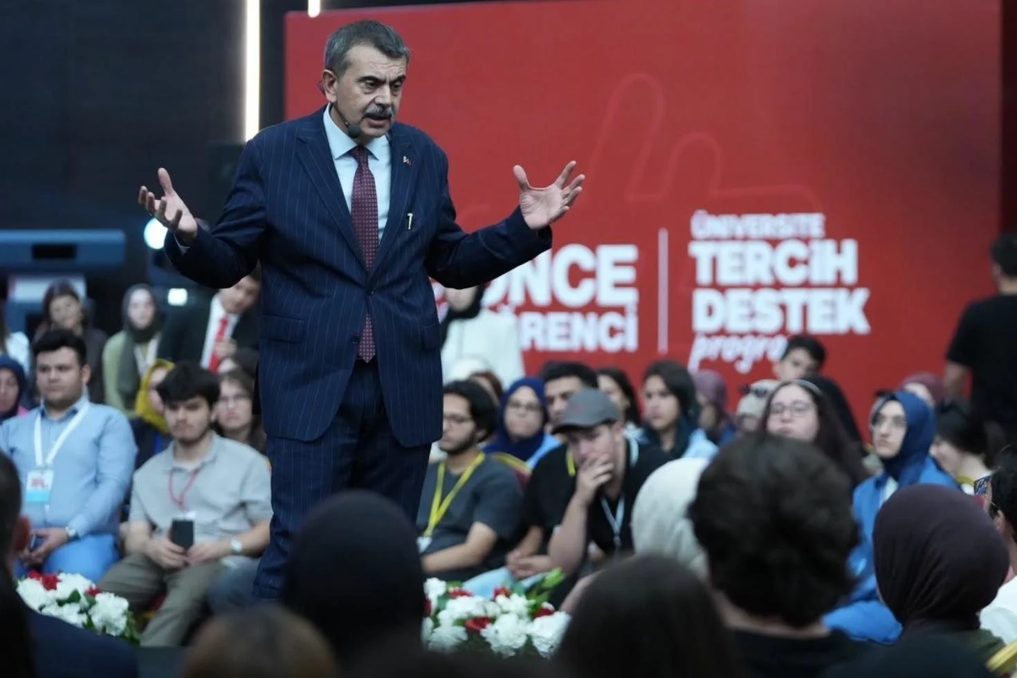 Bakan Tekin’den “serbest kıyafet” soruna yanıt: Bu yüzden kaldırılmış