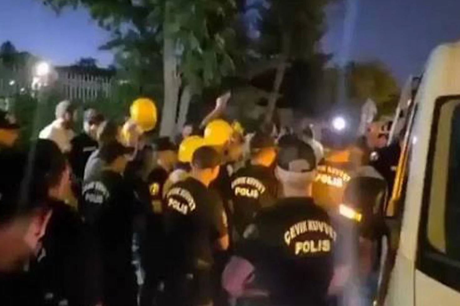 Enerji Bakanlığı önünde eylem yapan 100’den fazla madenci gözaltına alındı