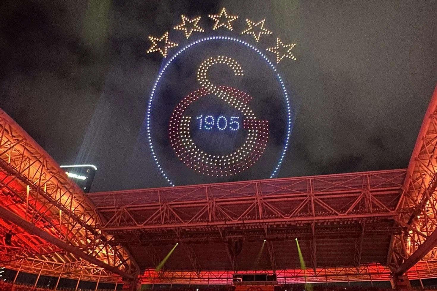 Galatasaray adım adım golcü transferini bitiriyor