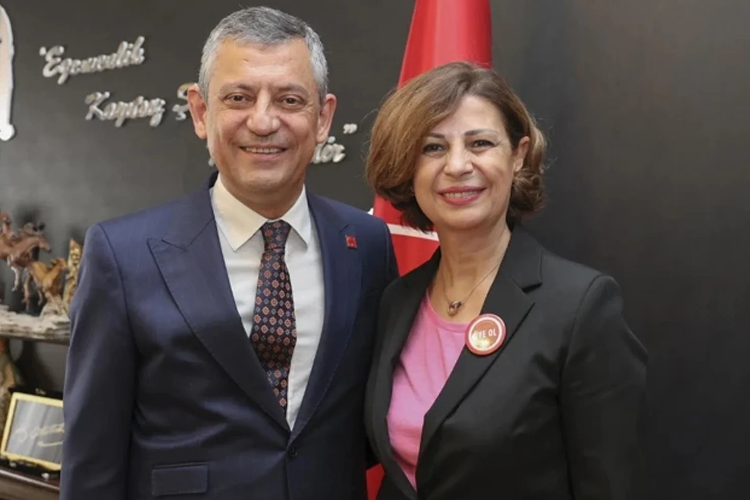 Eskişehir Büyükşehir Belediye Başkanı Ünlüce, Yeni Parti’ye geçti