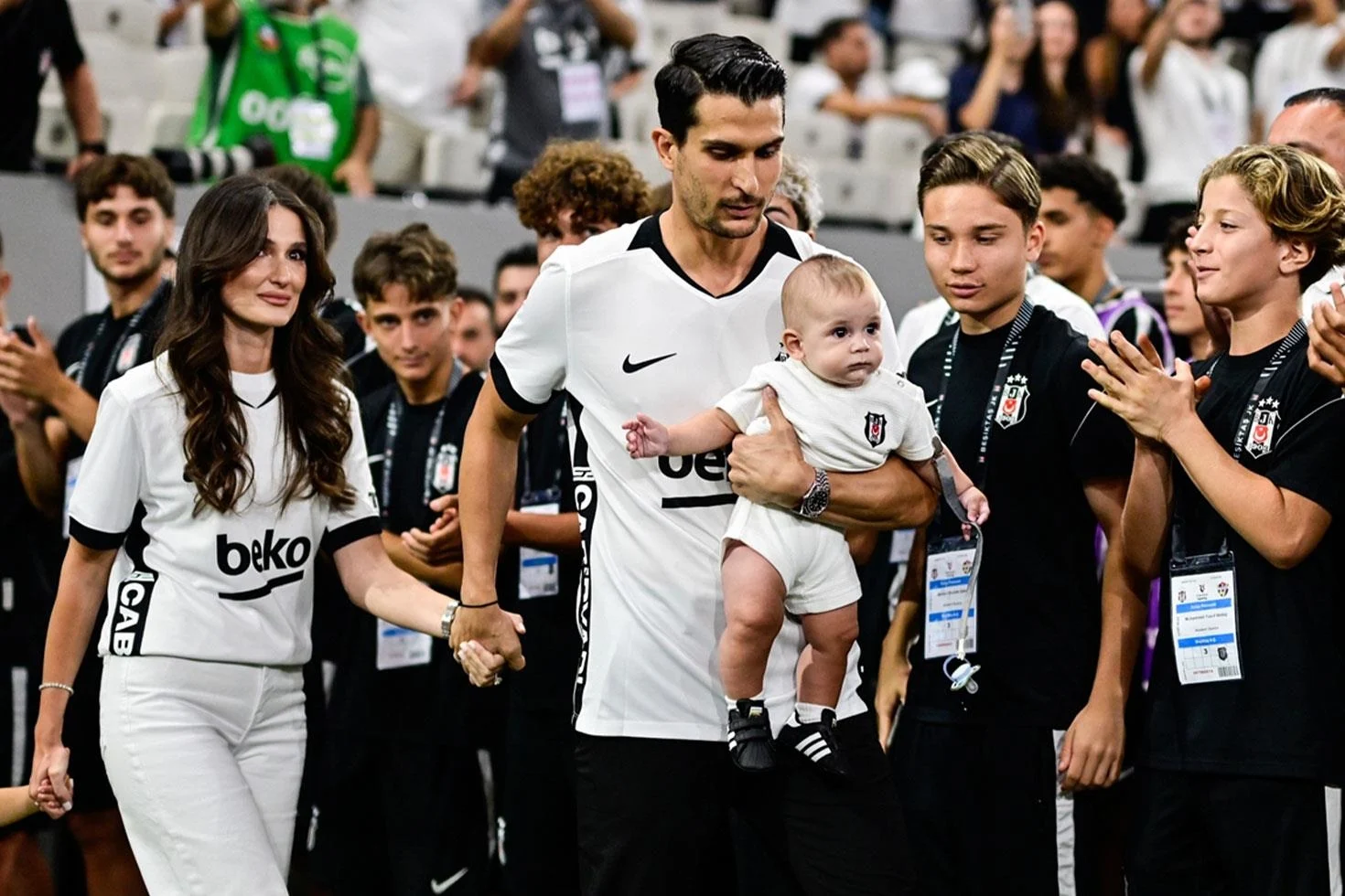 Beşiktaş’ta Necip Uysal’a duygusal veda: Hakkınızı helal edin