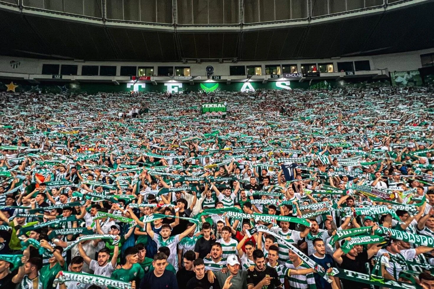 Bursaspor taraftarı rekor kırdı: 40 bin 850 kişi