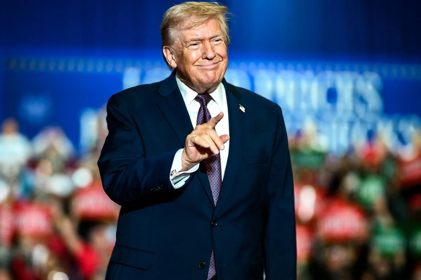Trump’tan İsrail lobisini dize getiren müslüman siyasetçiye canlı yayında küfür: Onu izlerken sadece b.k görüyorum”