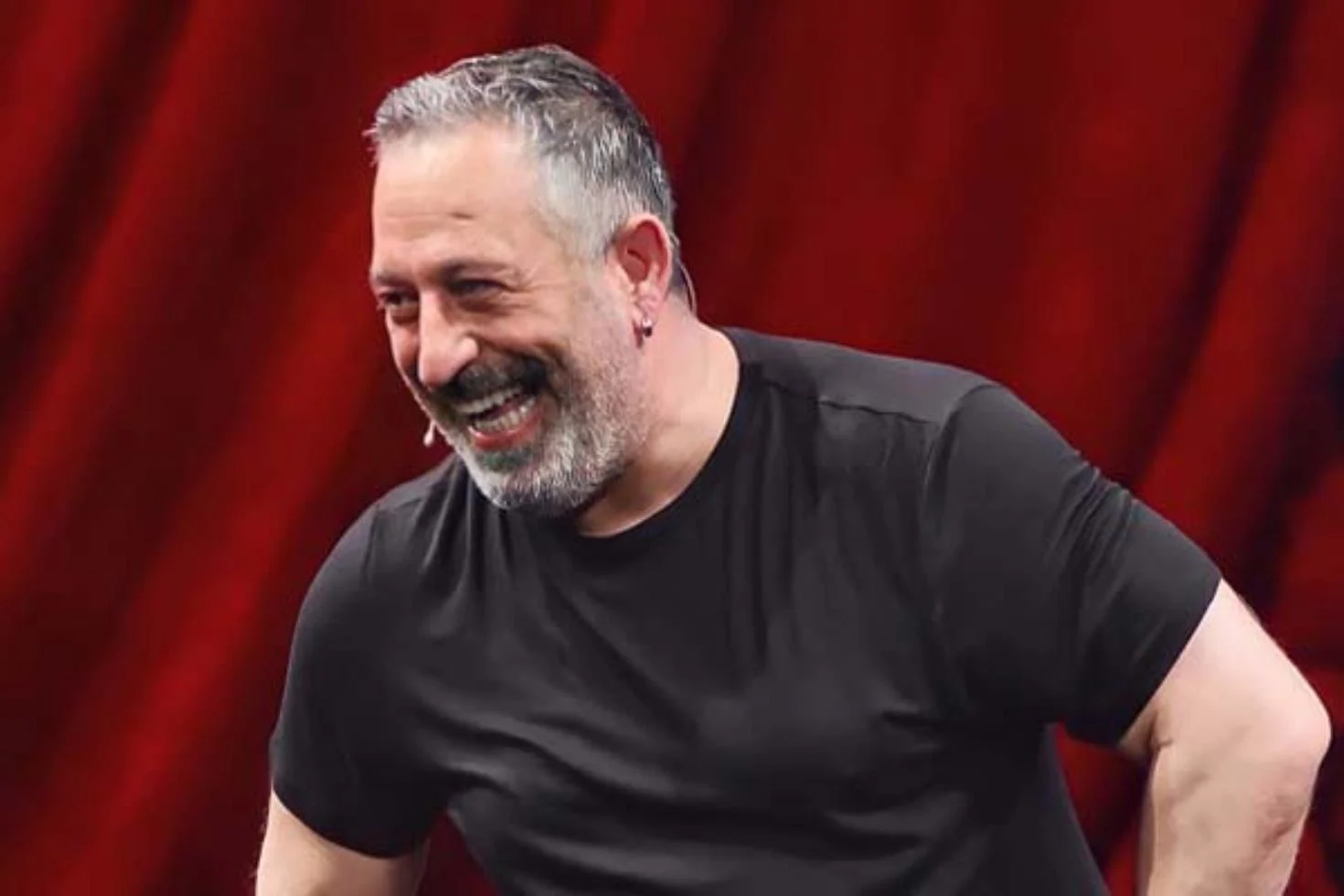 Cem Yılmaz’ın sağlık durumu hakkında yeni gelişme: Espri bile yapıyor