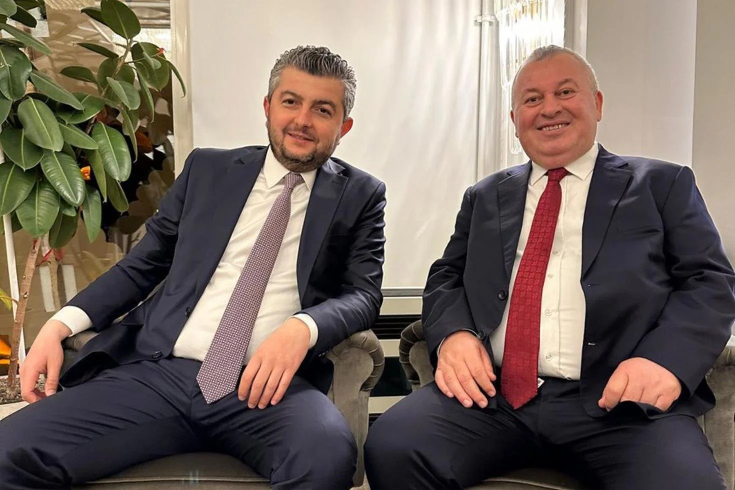 Cemal Enginyurt’a “evlat gibi danışman” darbesi! “Elden alıp hesaplarına atardım”
