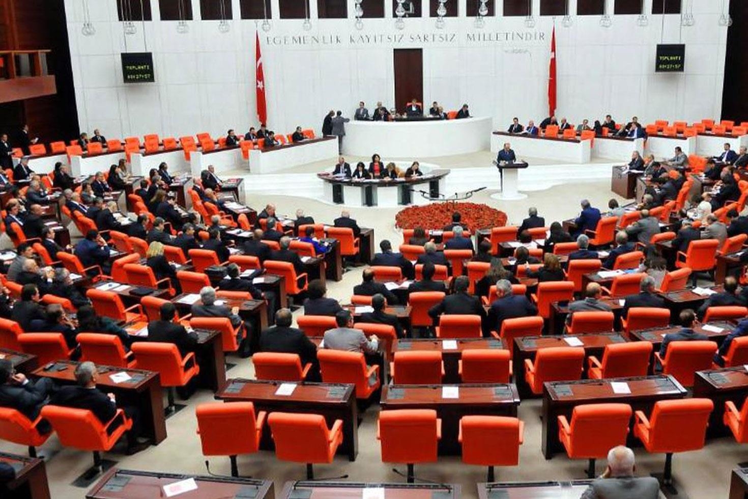 Yeniden Refah Partisi, çerçeve yasaya destek vermeyeceğini açıkladı