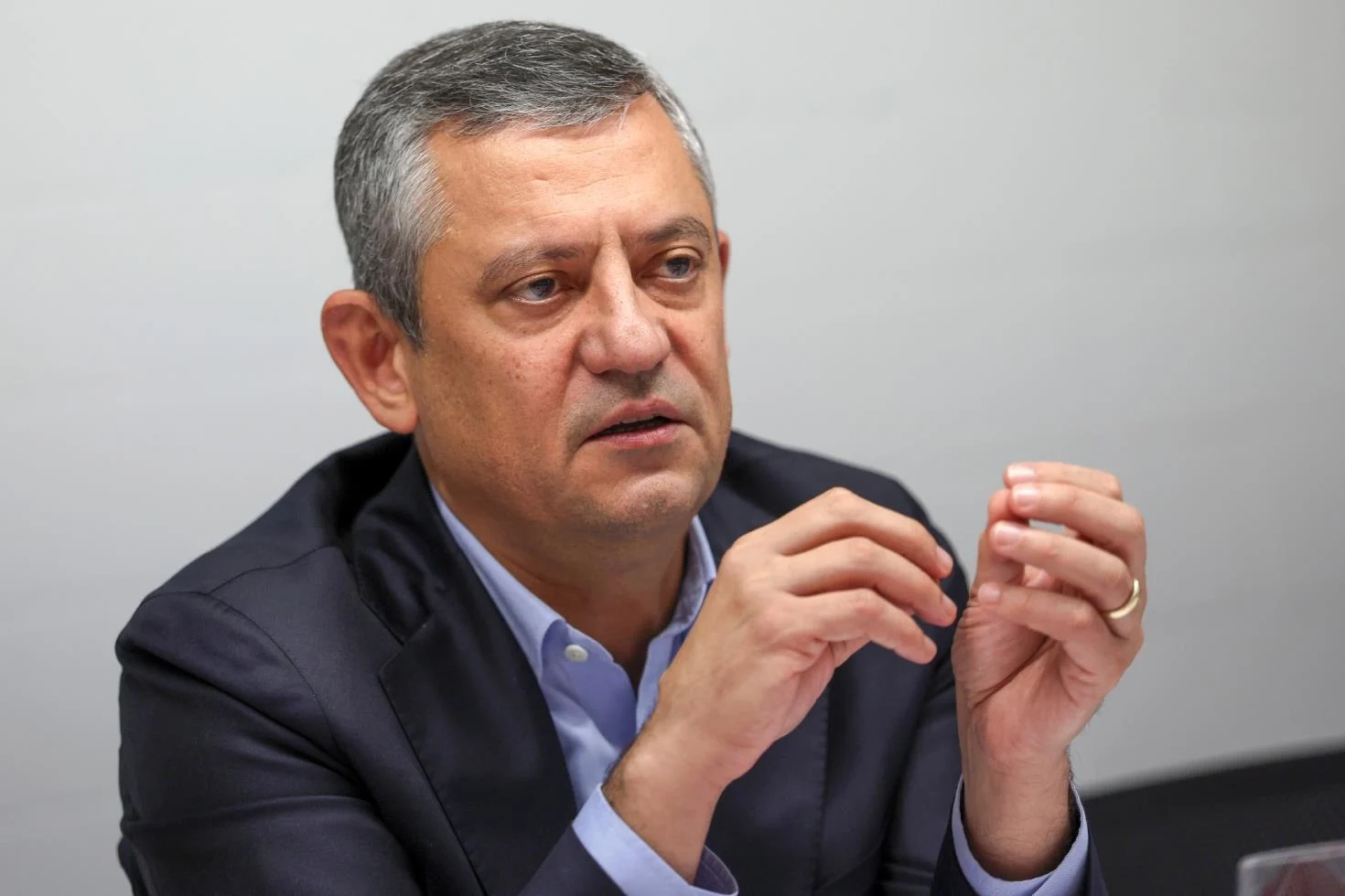 Özgür Özel sessizliğini bozdu: ‘Çerçeve yasa’ya neden ‘evet’ dediğini açıkladı