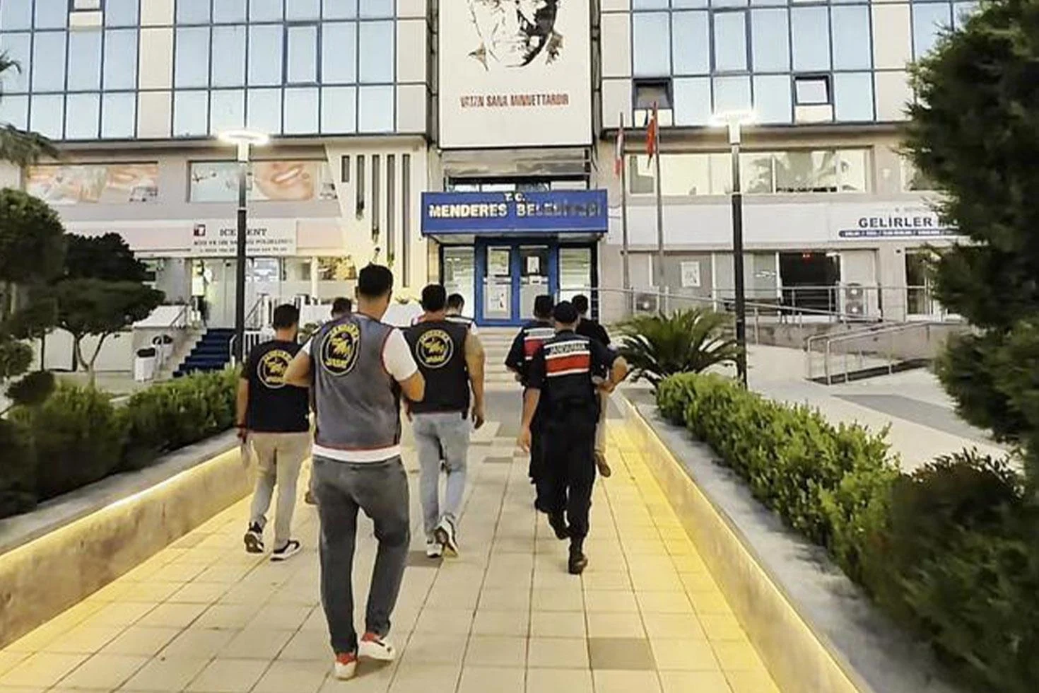 Menderes Belediyesi’ndeki rüşvet pazarlığı dosyaya girdi: Ses kayıtları her şeyi anlatıyor