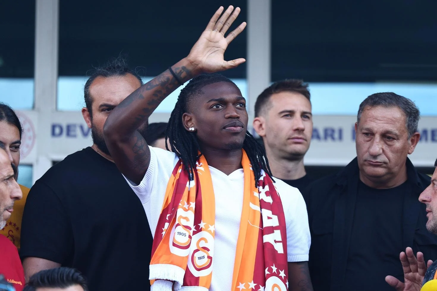 Dursun Özbek gözünü kararttı! Leao’nun ardından yeni bir çilek transferi