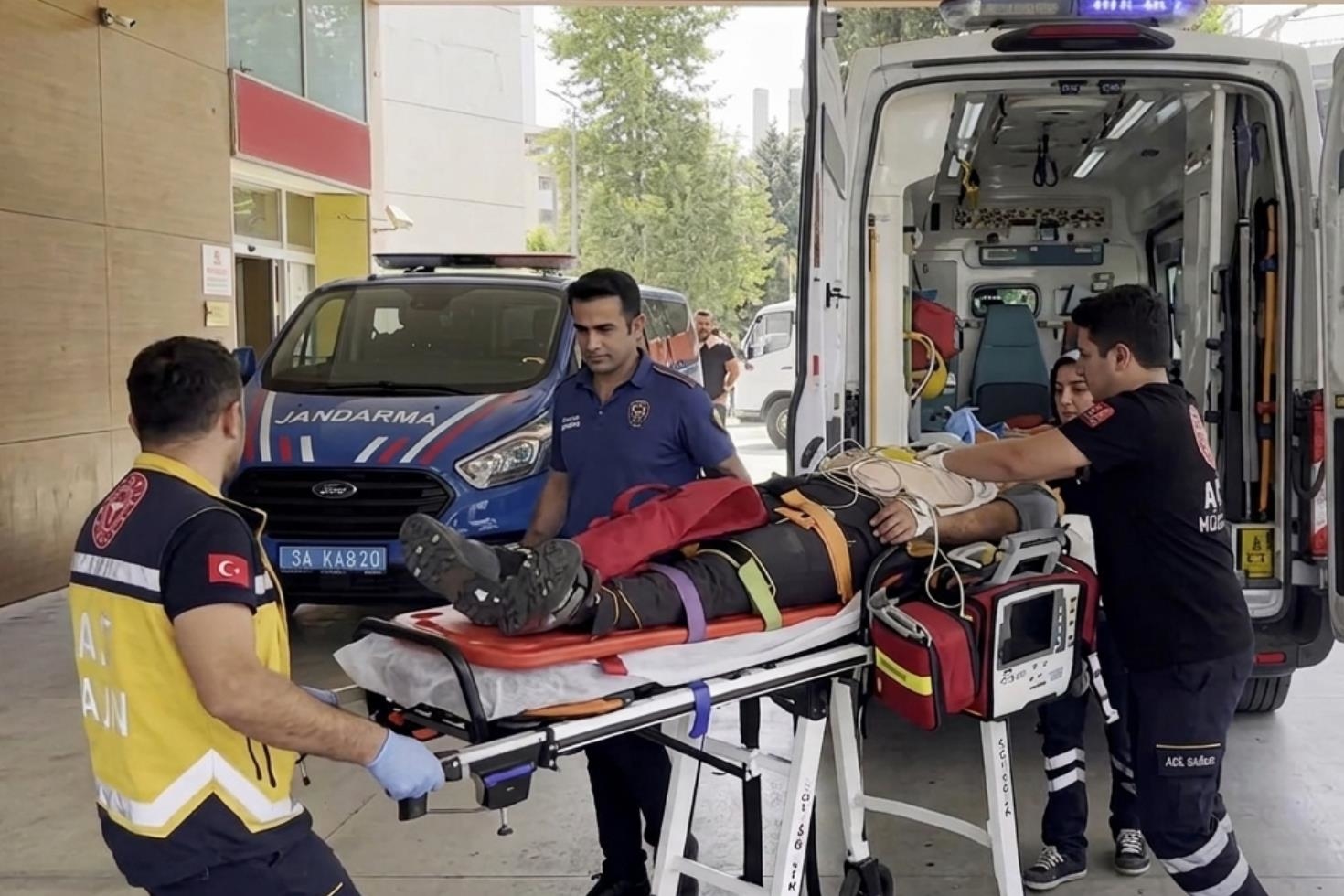 Direksiyon başında kalp krizi geçirdi: Hastaneye varana kadar kalp masajı yapıldı ama…