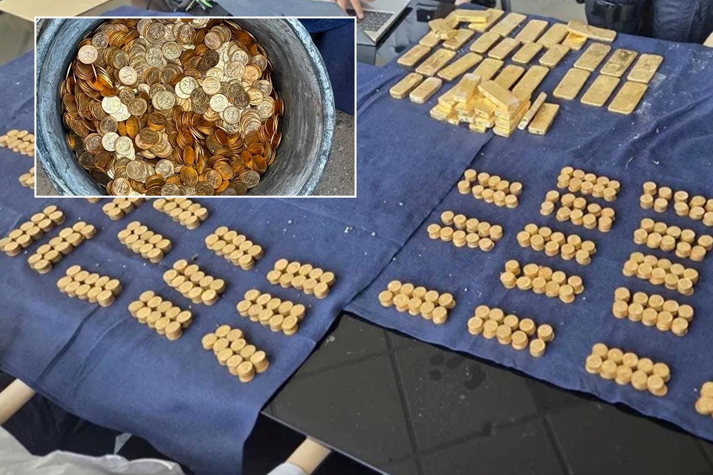 Duvarı kırınca gözlerine inanamadılar! Yıllardır bekleyen külçe külçe altın çıktı