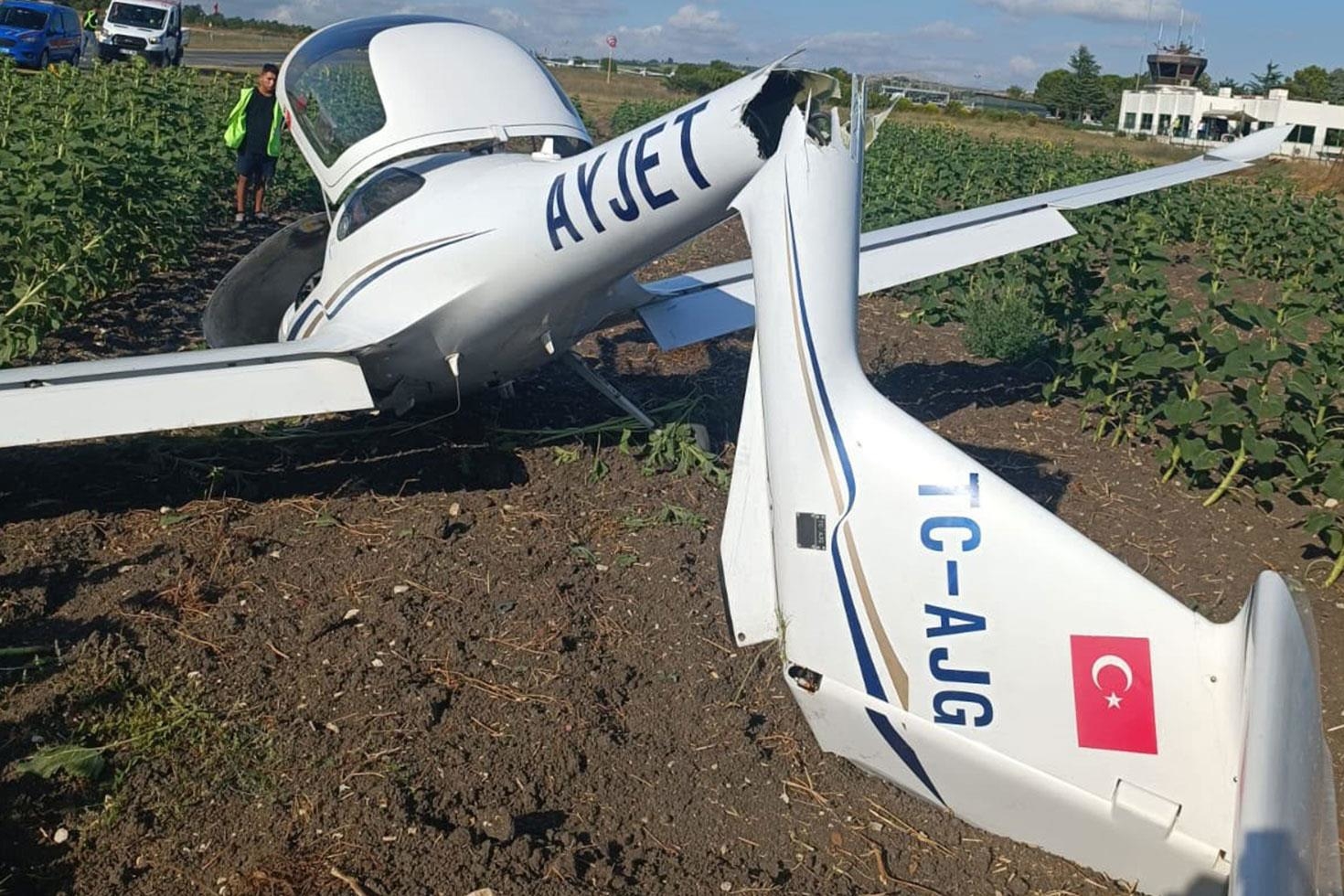 Çatalca’da eğitim uçağı kaza kırıma uğradı: Öğrenci pilot yaralandı