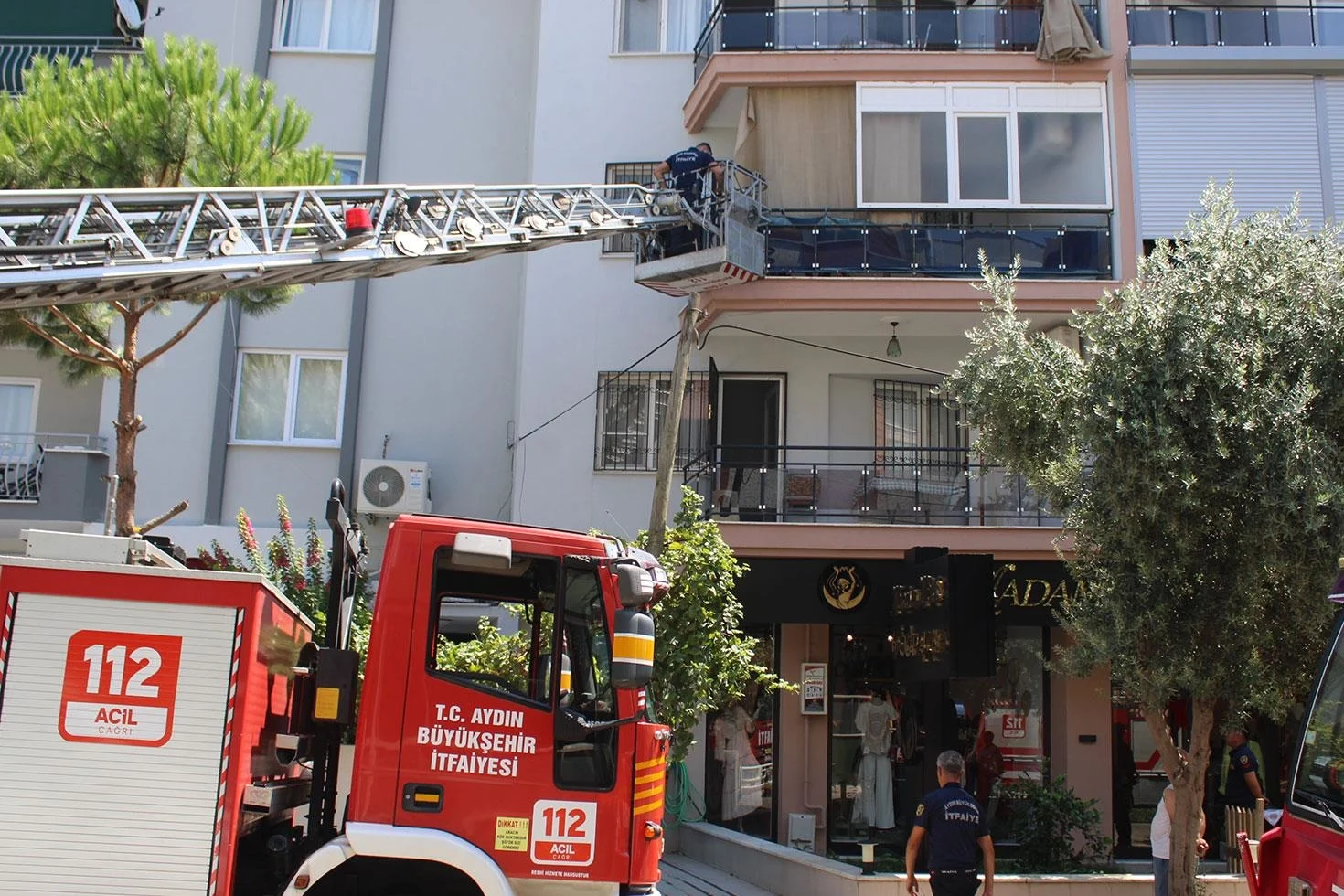 Bir süredir haber alınamayan yaşlı kadın evinde ölü bulundu