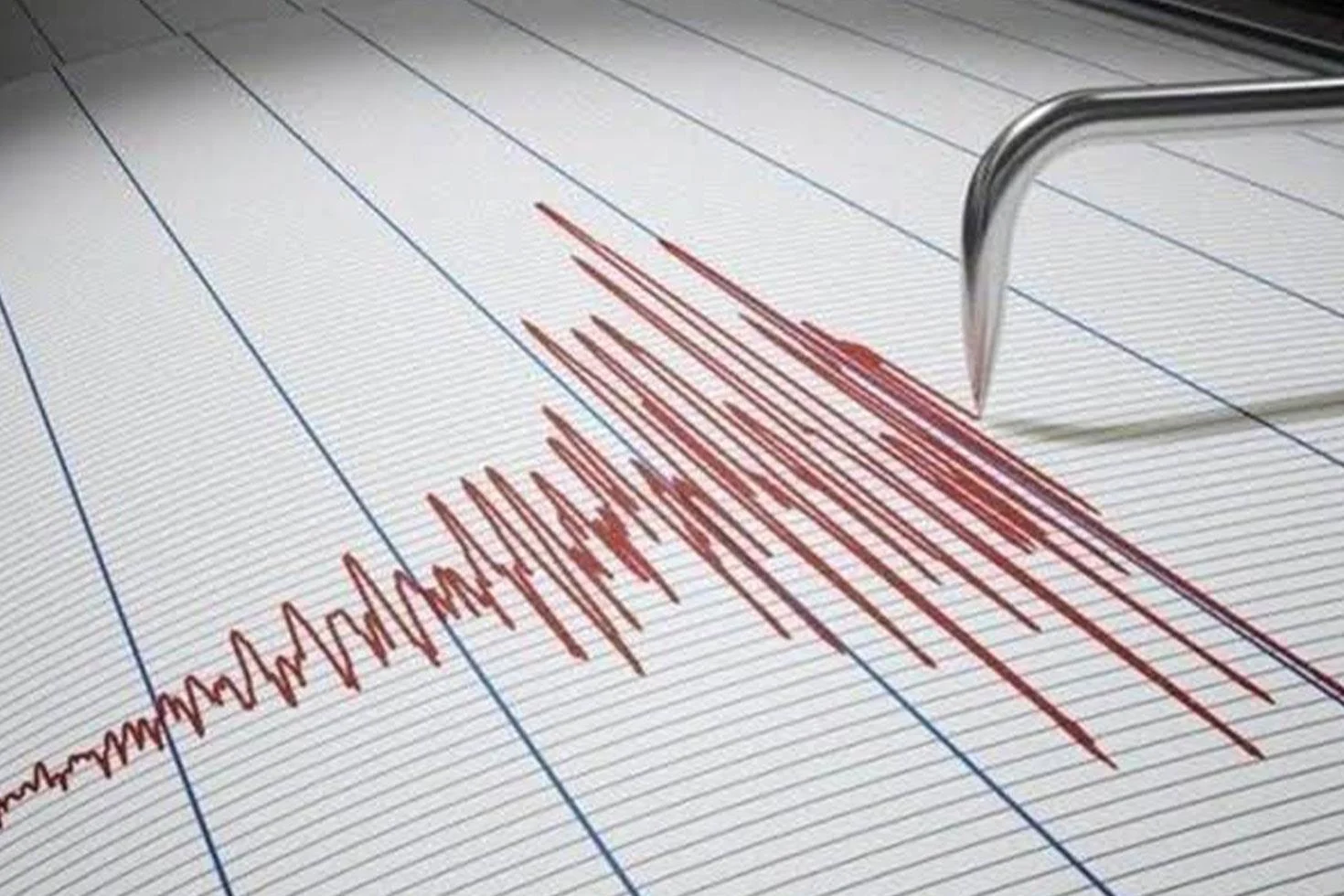 Endonezya’da 7,6 büyüklüğünde deprem