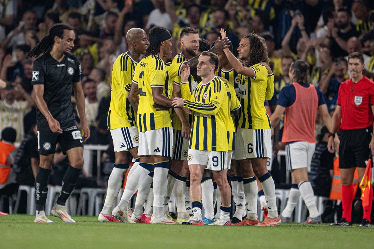Fenerbahçe taraftarı yıldız ismi hedef aldı: Böyle oynayacaksa forma giymesin