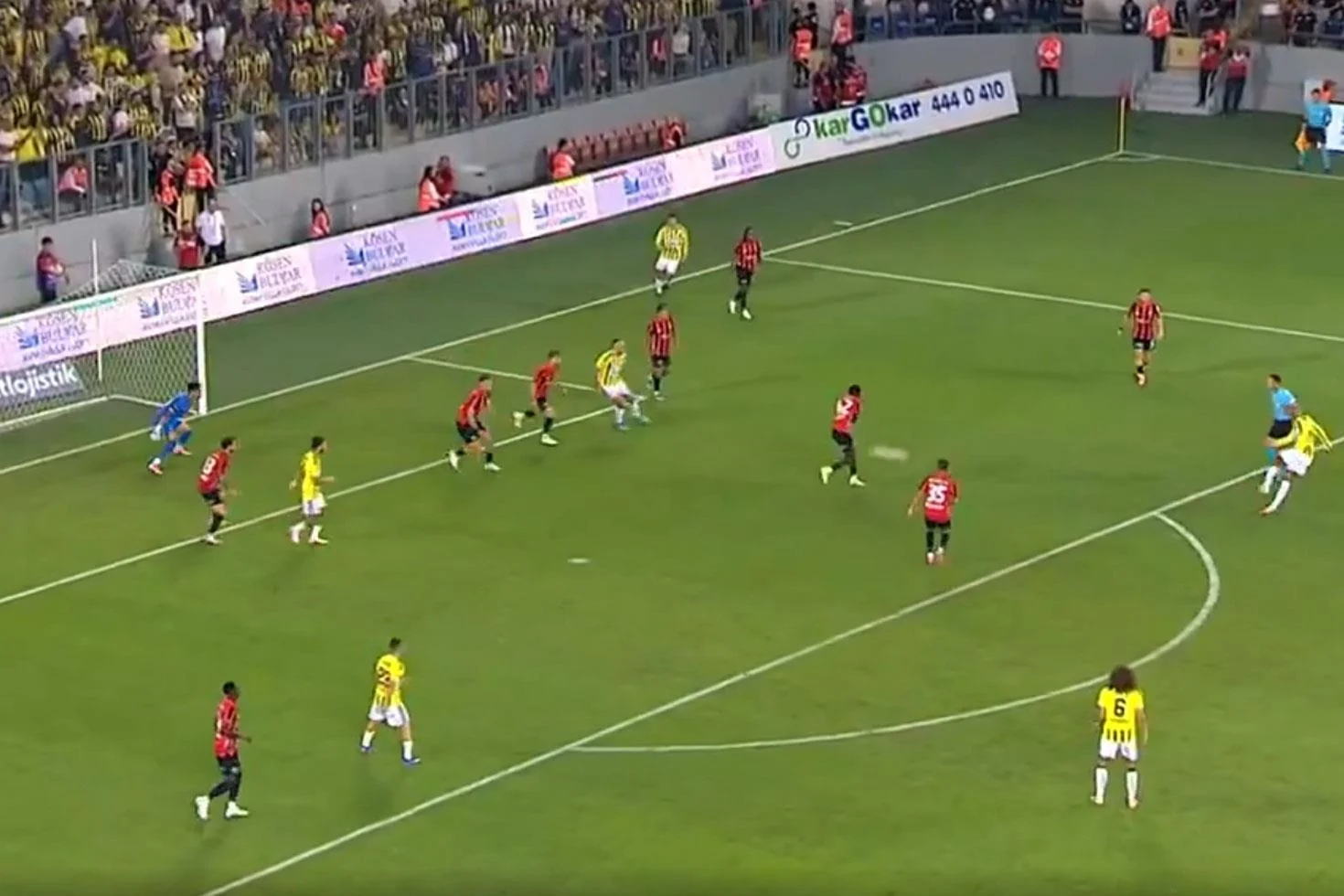 Fenerbahçe taraftarından yönetime İrfan Can Eğribayat tepkisi