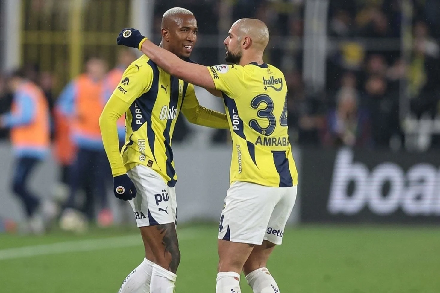 Fenerbahçe, Amrabat’ın sözleşmesini feshetti