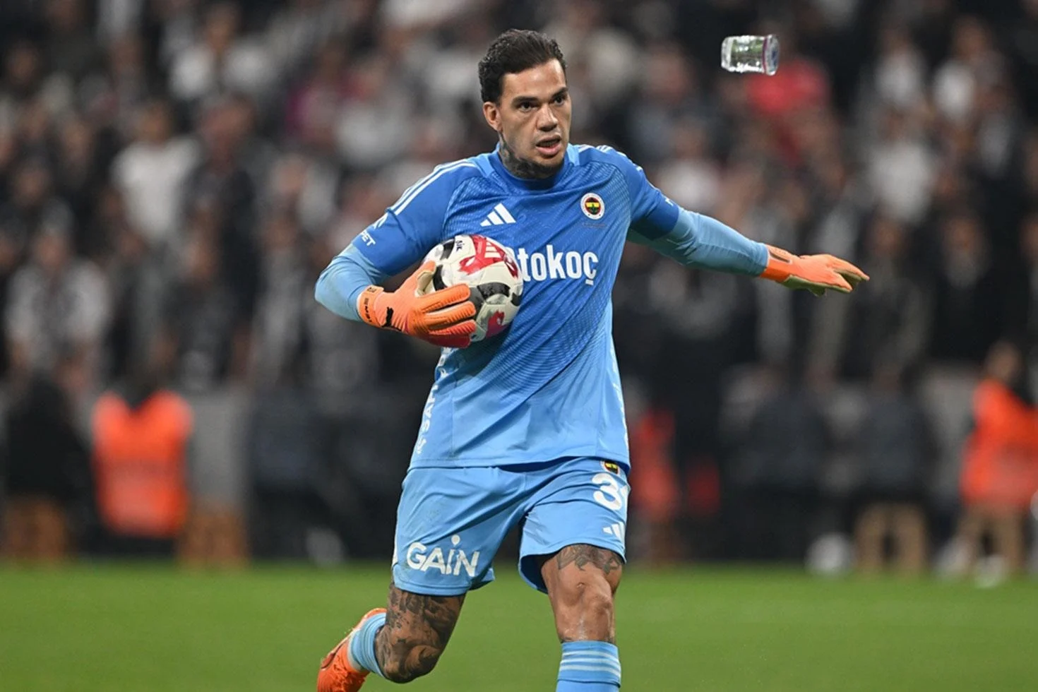 Ederson’dan ayrılık iddialarına cevap