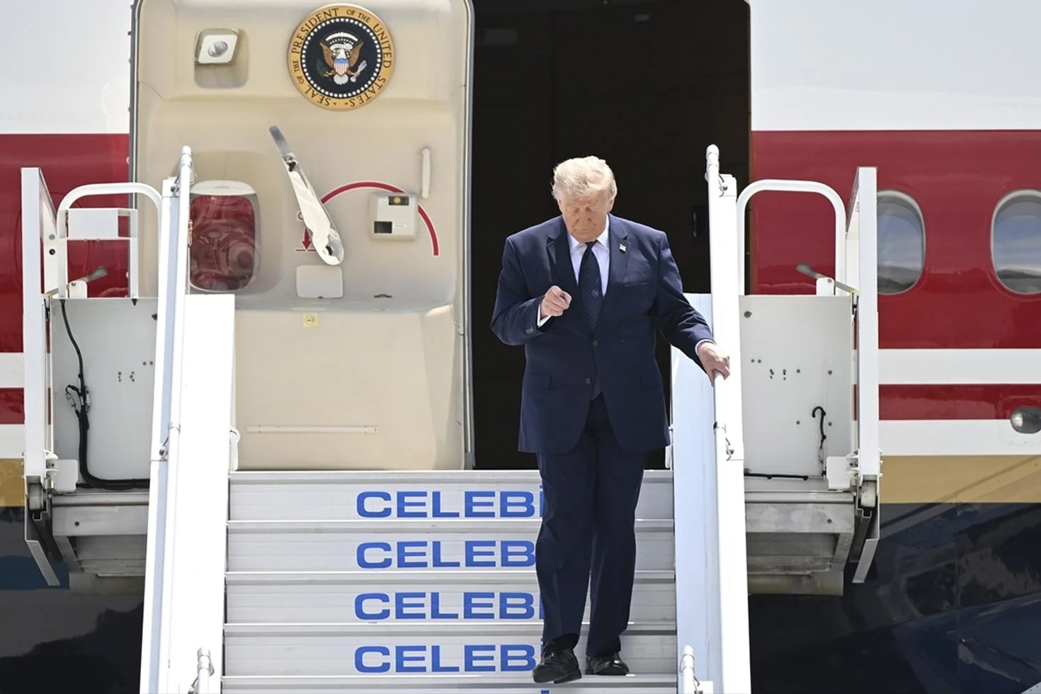 Trump’ın Türkiye’den ayrılışında gizli operasyon: Yemek konteyneriyle uçak değiştirmiş