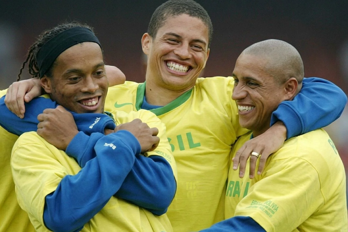 Ronaldinho, 46 yaşında futbola geri döndü