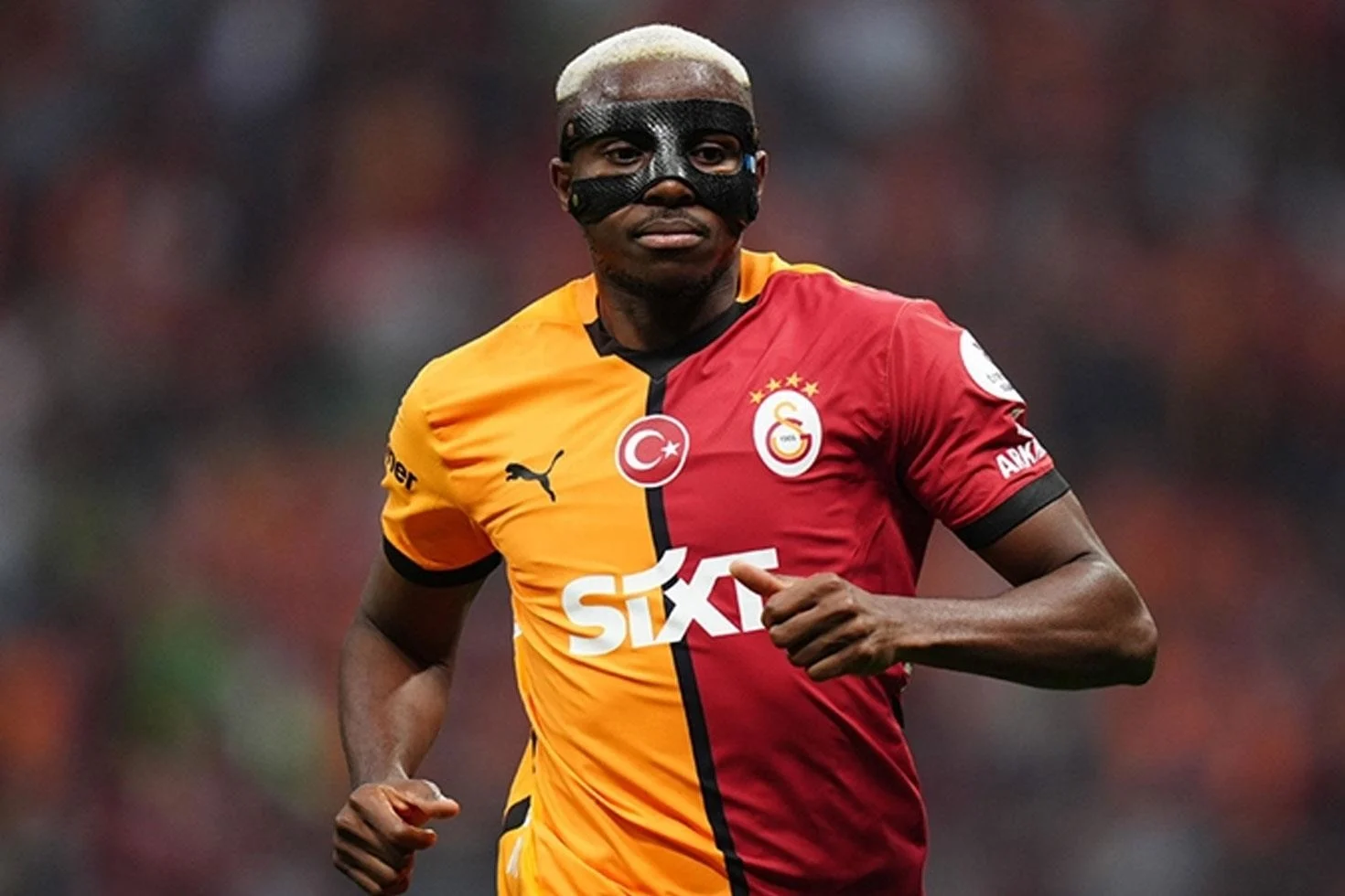 Galatasarayda Neler Oluyor Taraftari Yikan Osimhen Gelismesi 20131523 90 Jpg