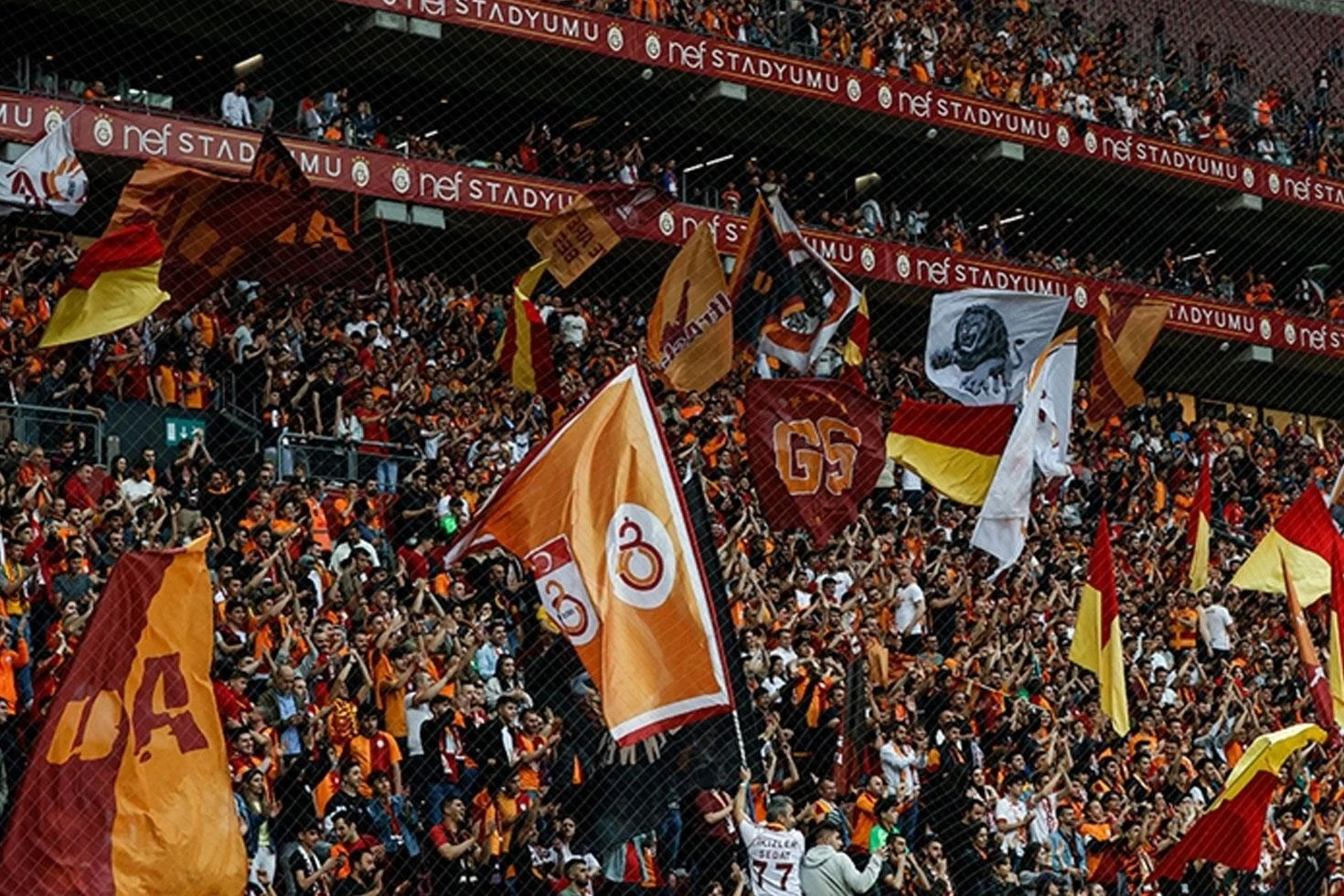 Galatasaray’ın yeni 10 numarası bu iki isimden biri olacak