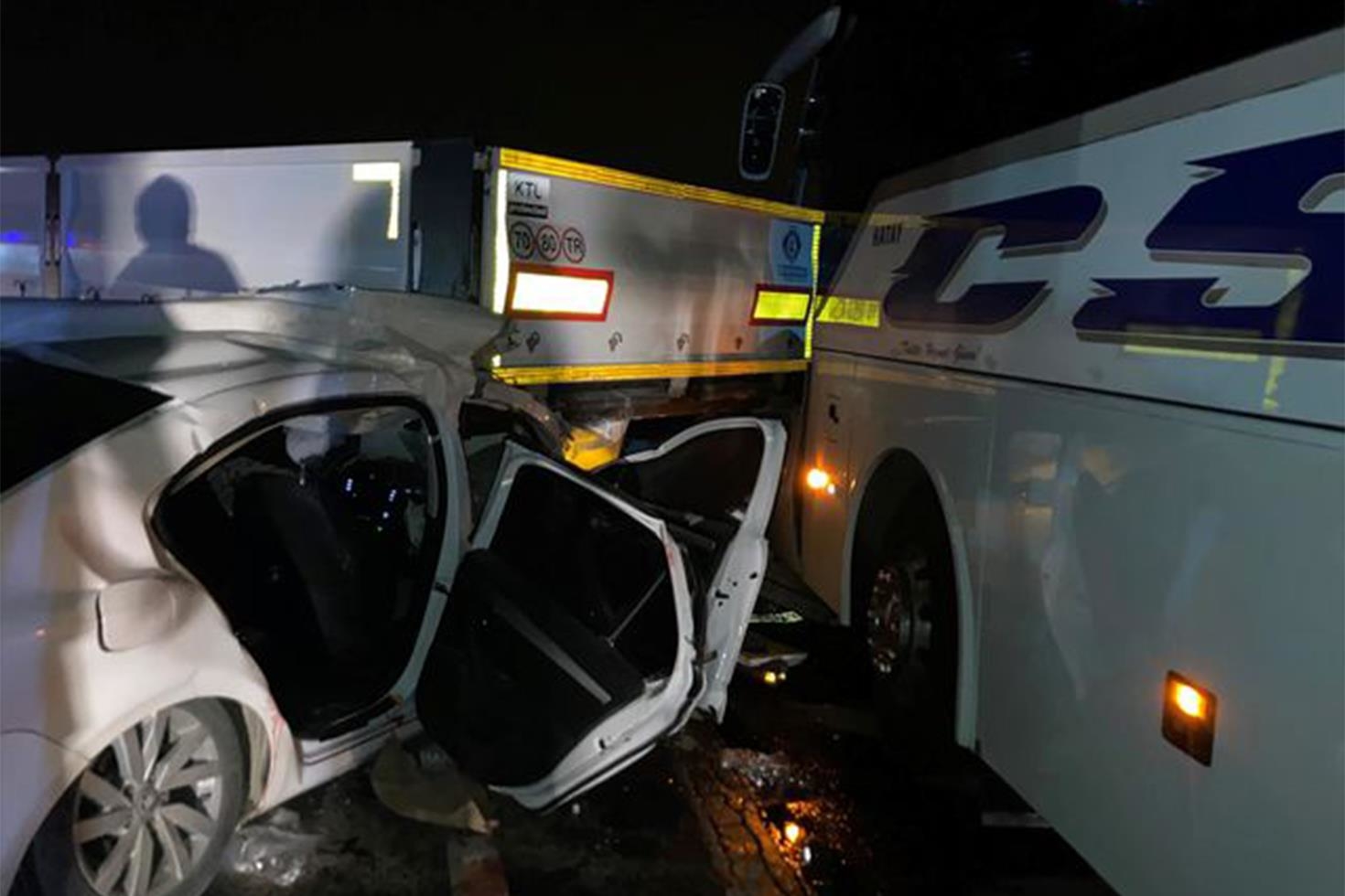 Hatay’da zincirleme kaza: 2 ölü, 4 yaralı