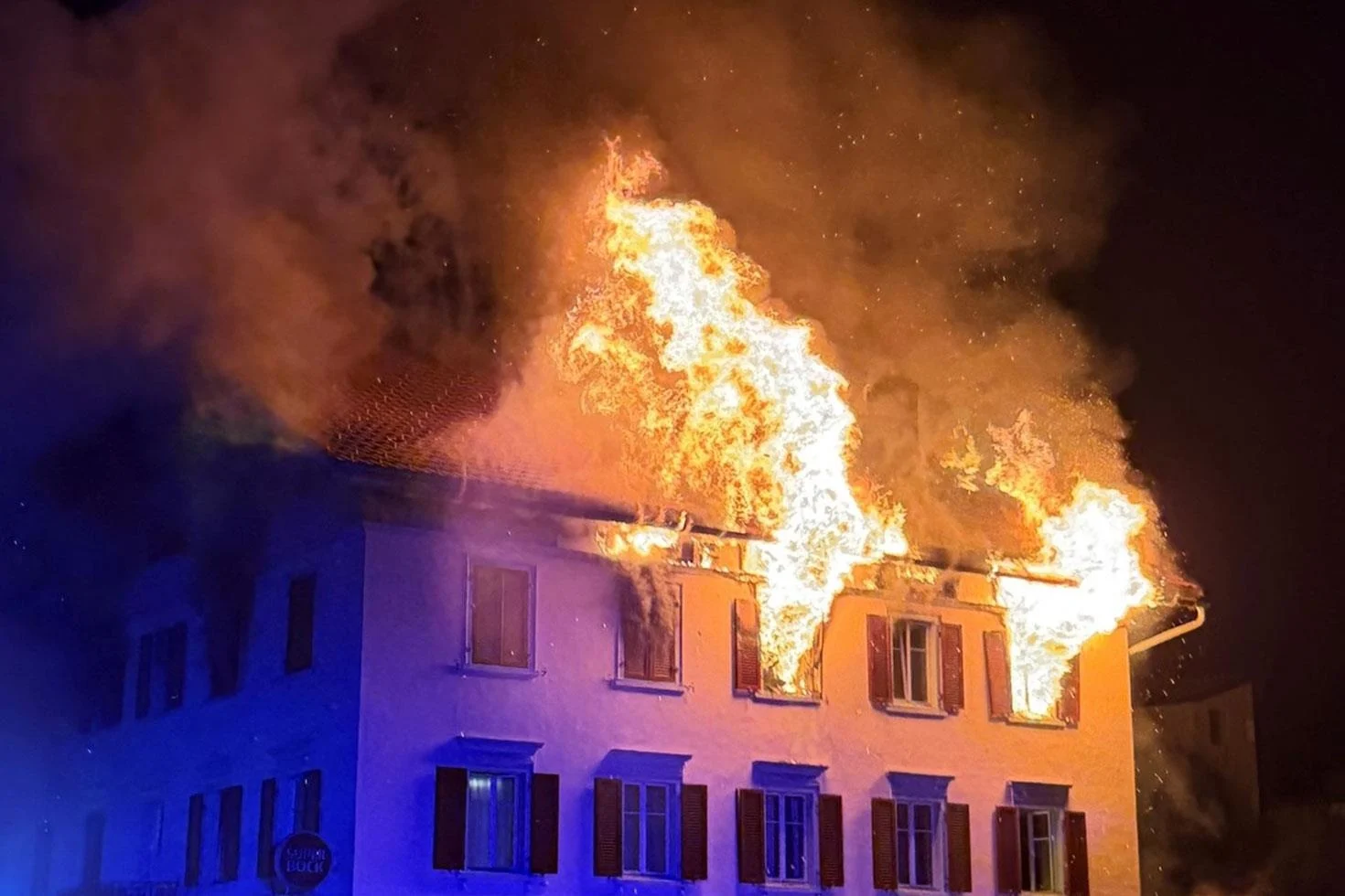 İsviçre’de tatil beldesinde bir restoranda yangın çıktı: 8 yaralı, 5 kayıp