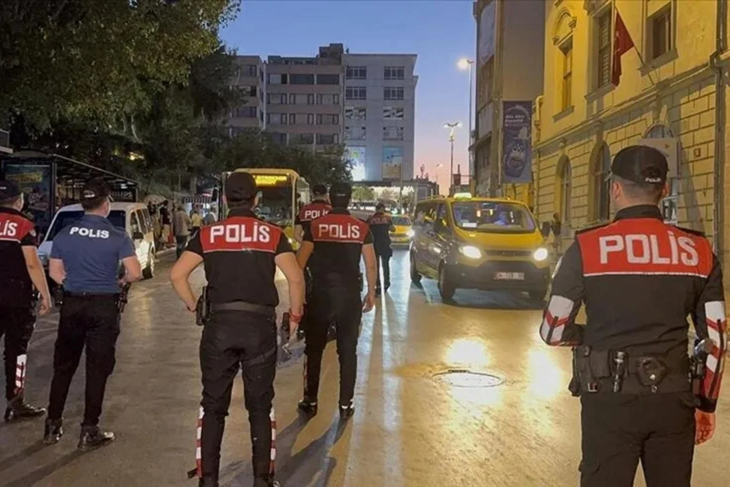 İstanbul’da dev güvenlik operasyonu: Yüzlerce gözaltı