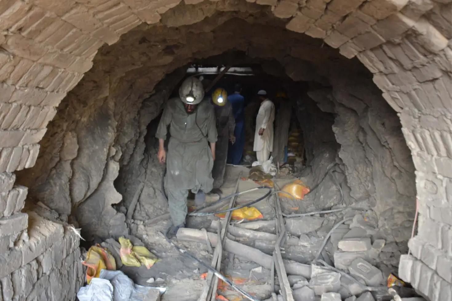 Güney Afrika’da kaçak madencilik dev bir güvenlik krizine dönüştü: 14 madenci hayatını kaybetti