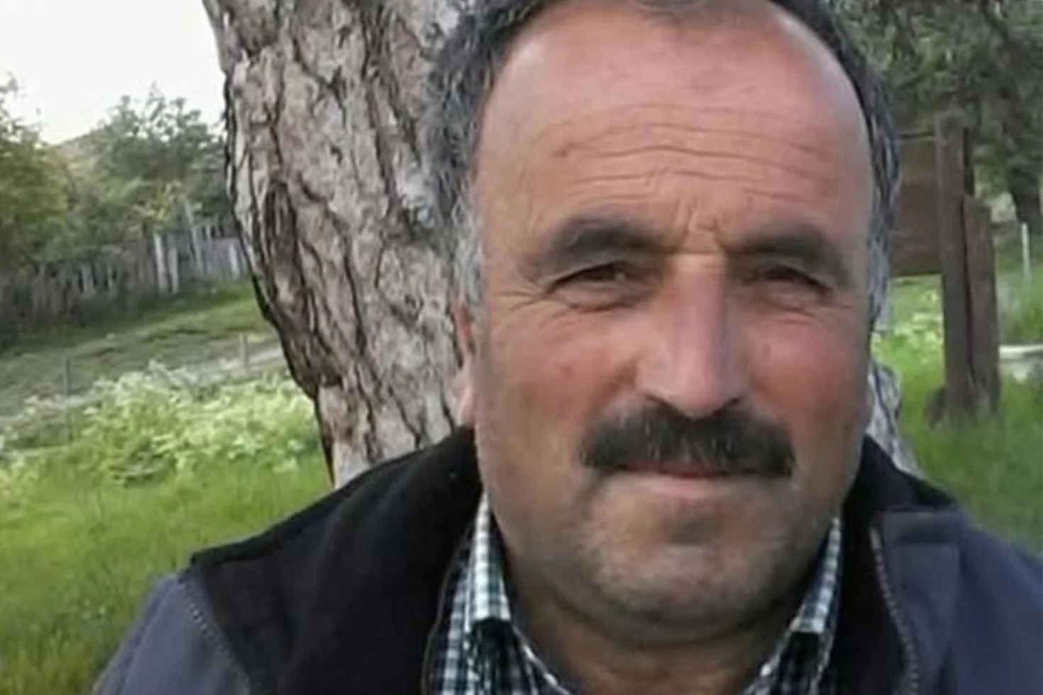 Kestigi Aracin Altinda Kalan Adam Feci Sekilde Can Verdi 20174677 26 Jpg