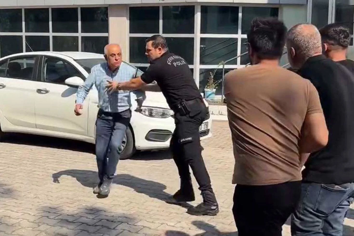 Lig Baslamadan Kume Dusen Takimda Taraftarlar Tesisi Basti 20157484 87 Jpg