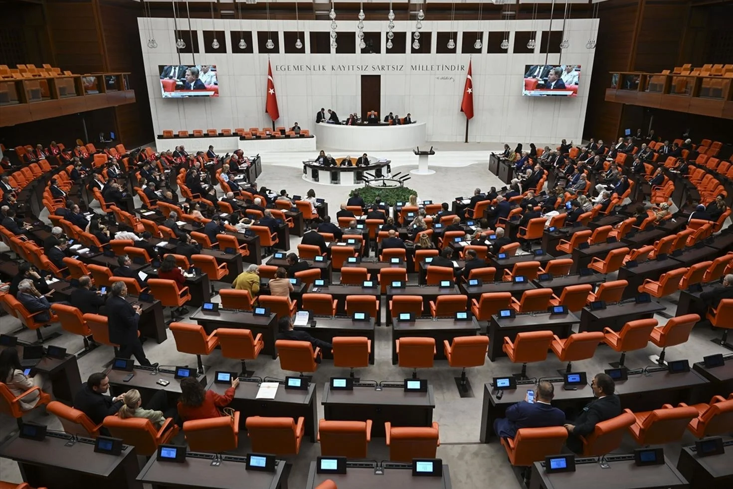 TBMM, 1 Ekim’de yeniden açılmak üzere 52 günlük tatile girdi