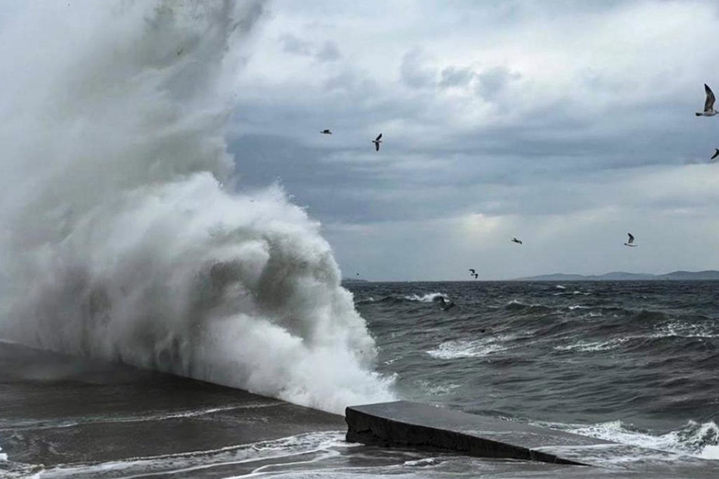 Meteoroloji Uyardi Marmara Ve Egeye Firtina Geliyor 20144889 78 Jpg