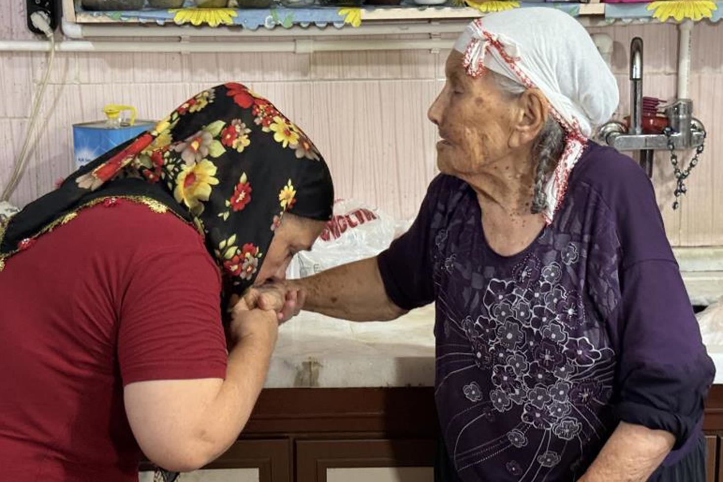 Milyonluk miras kavgasında anne-kız yüzleşti! Elini öptü, “Ben yapmadım” dedi