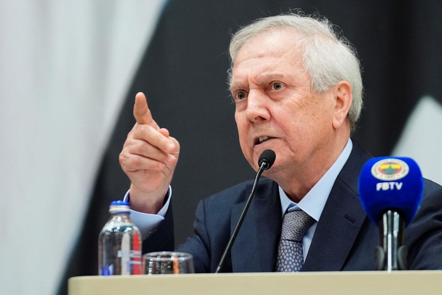 Aziz Yıldırım o isimleri hedef aldı: Siz paralı köpeksiniz, evinize gelirim!