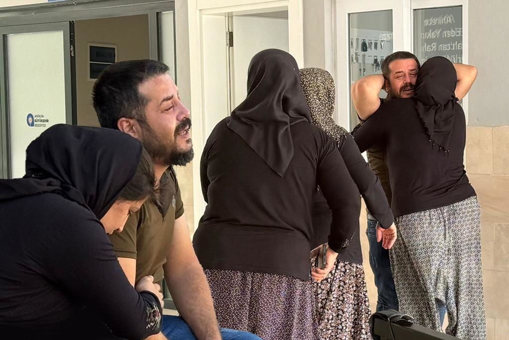 Olumune Sebep Oldugu Bebeginin Cenazesini Alirken Kendinden Gecti 20186986 65 Jpg