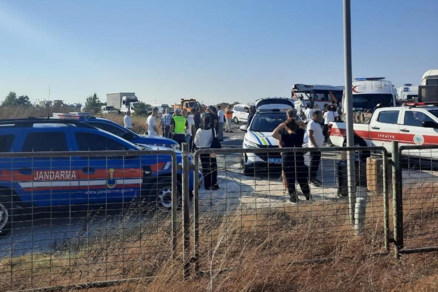 Tekirdağ’da zincirleme kaza: Ortalık savaş alanına döndü, onlarca yaralı var