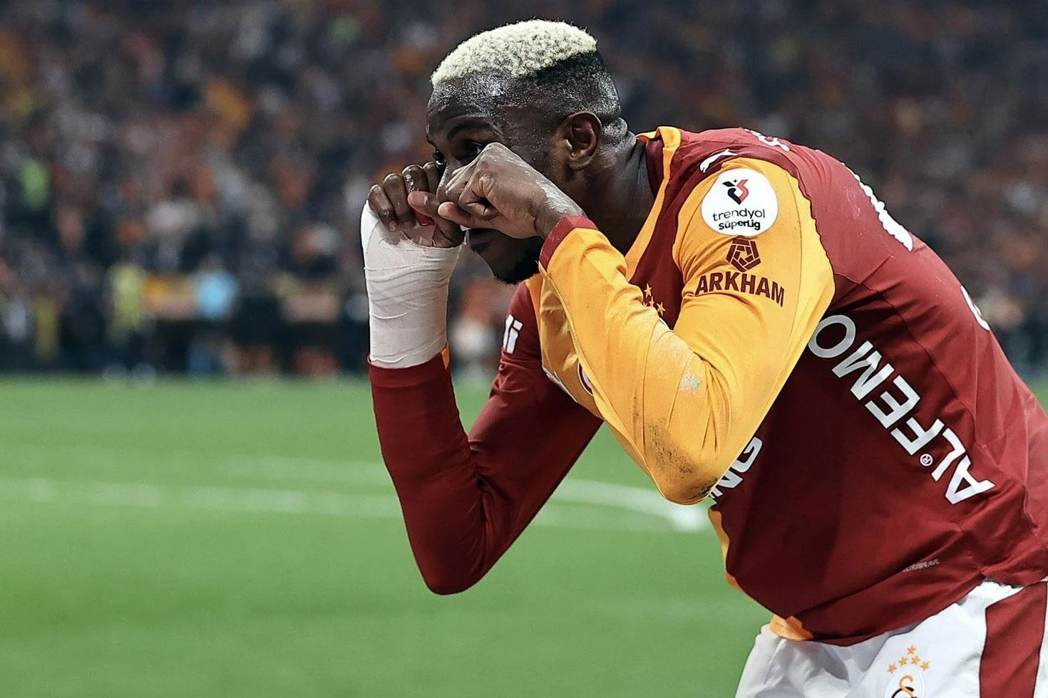 Osimhen ve Leao transferi aynı anda duyuruldu