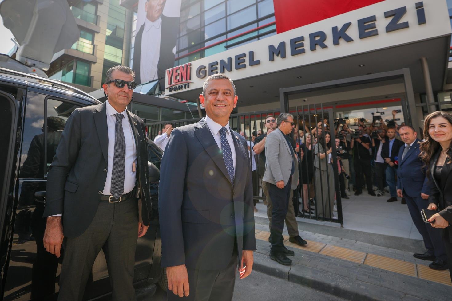 Özgür Özel partisinin bütçesini açıkladı! İşte 38 günde toplanan para