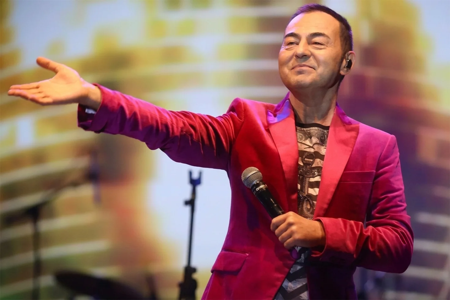 Serdar Ortaç hastaneye mi kaldırıldı? Ünlü şarkıcıdan ilk açıklama geldi