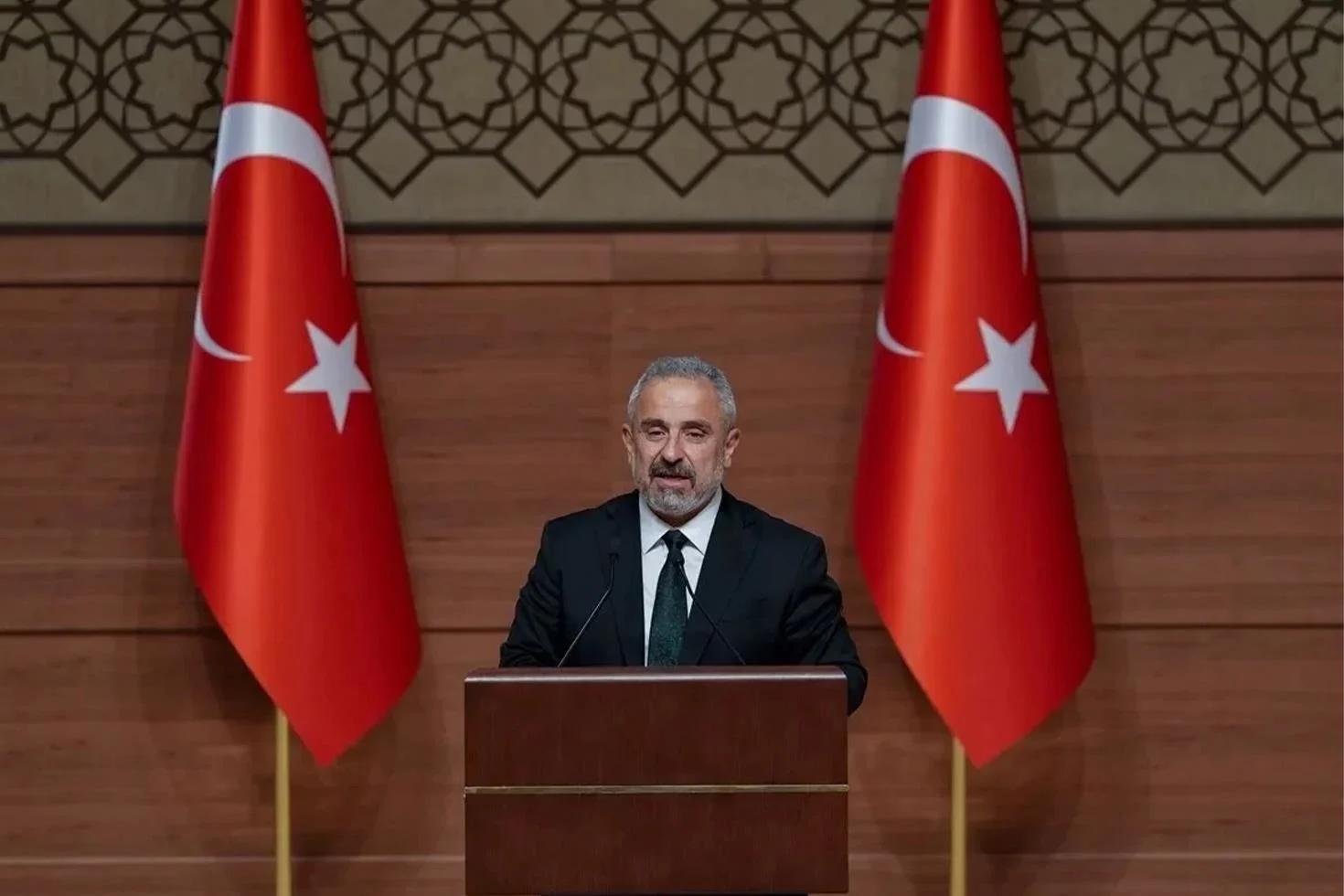 Sinan Burhan’dan bomba iddia: Çok önemli bir kurumda değişim olacak