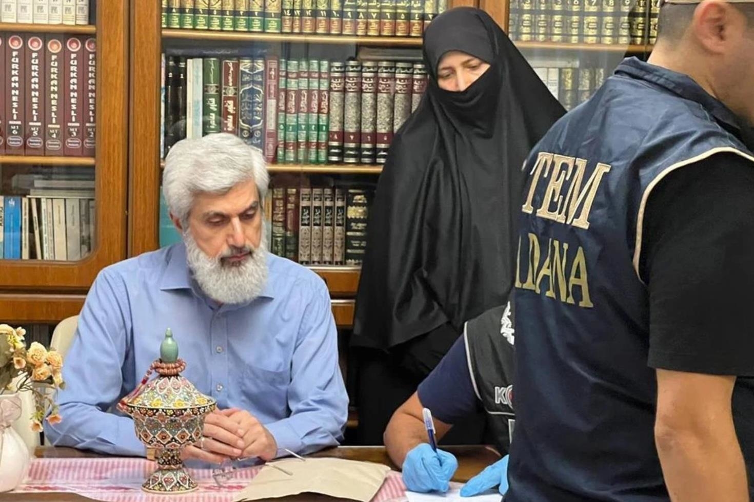 Kuytulcuların sosyal medya sorumlusunun evinden milyonlar çıktı